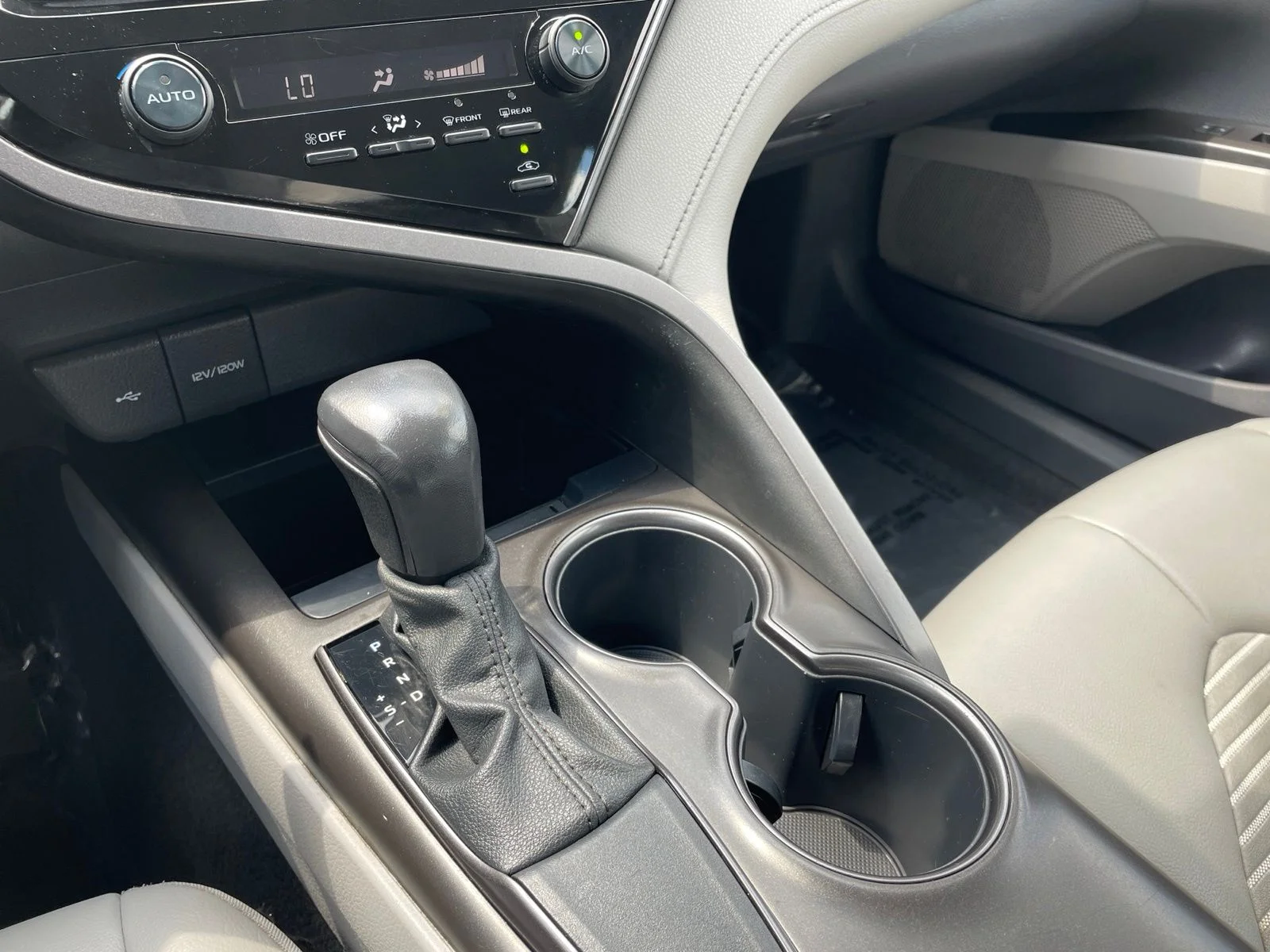 Used 2021 White Toyota SE image 17