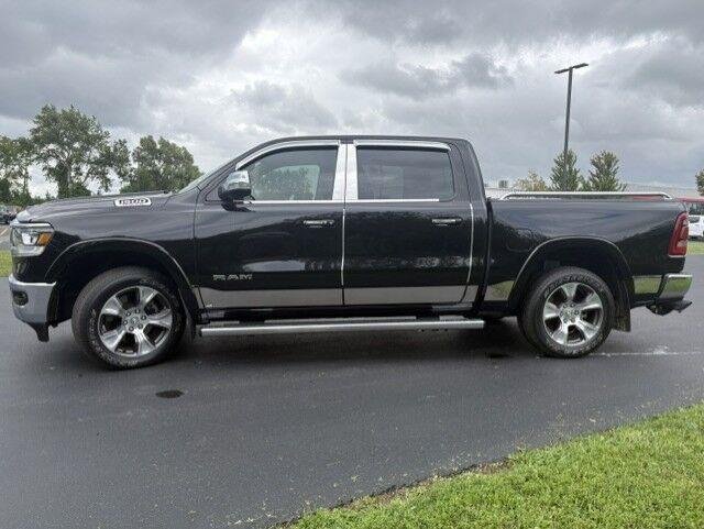Used 2020 Diamond Black Crystal Pearlcoat Ram Laramie image 8