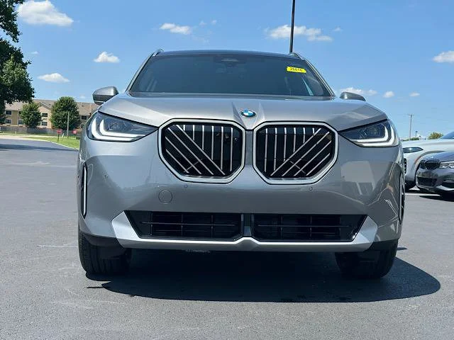 New 2026 Skyscraper Grey Metallic BMW 30 xDrive image 2