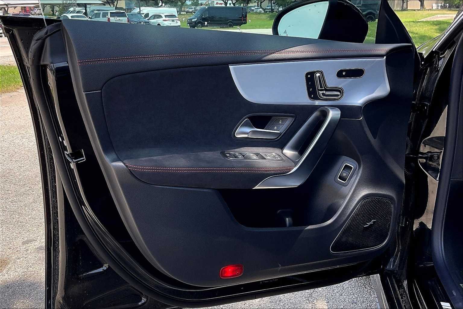 2025 Mercedes-Benz CLA AMG CLA35 - Photo 11