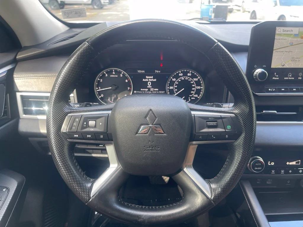Used 2024 White Mitsubishi SE image 17