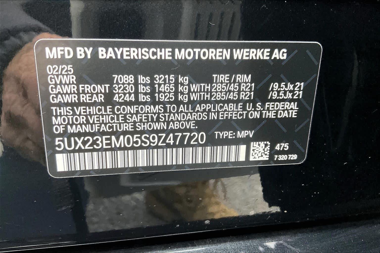 Used 2025 Black Sapphire Metallic BMW xDrive40i image 38