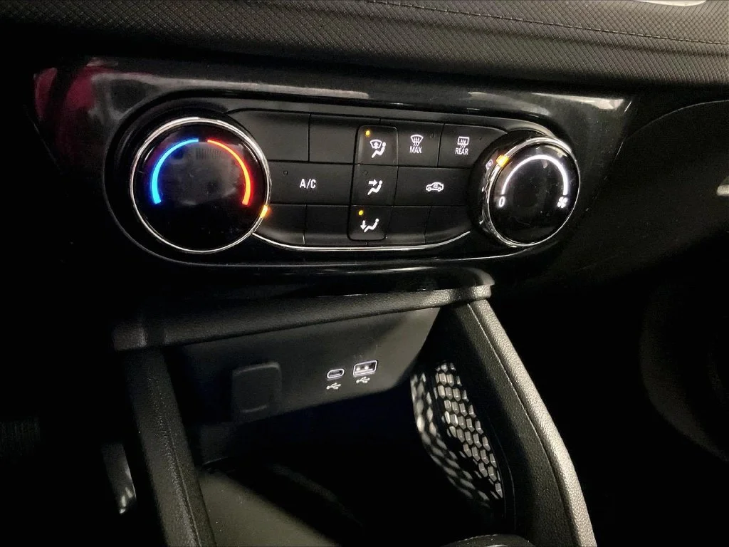 Used 2025 White Chevrolet LT image 25