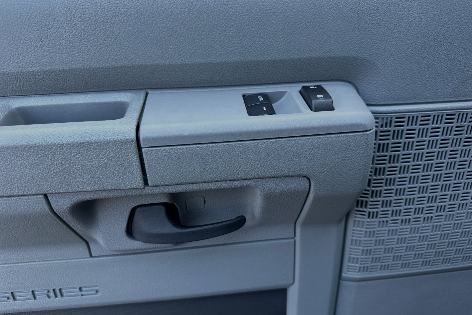 2025 Ford E-Series Cutaway Base - Photo 7