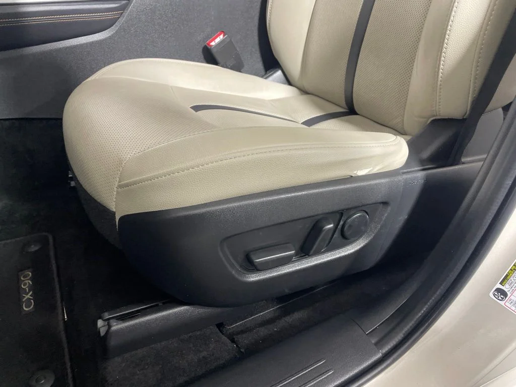 Used 2024 Silver Mazda Preferred image 11
