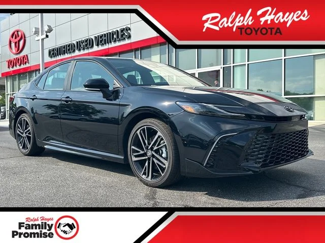 2026 Toyota Camry XSE Hybrid's photo