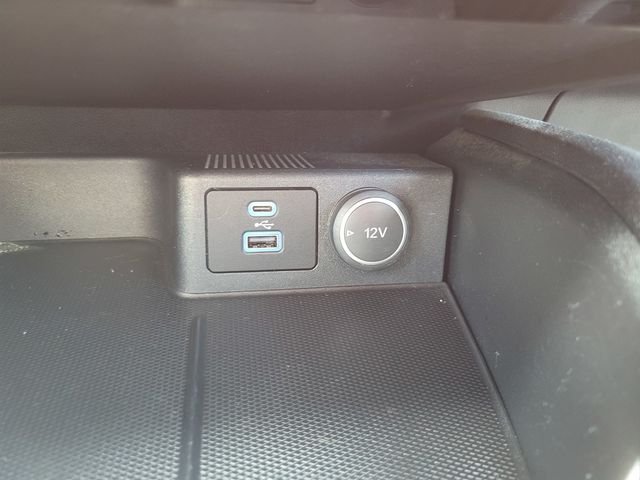 Used 2021 White Ford S image 25