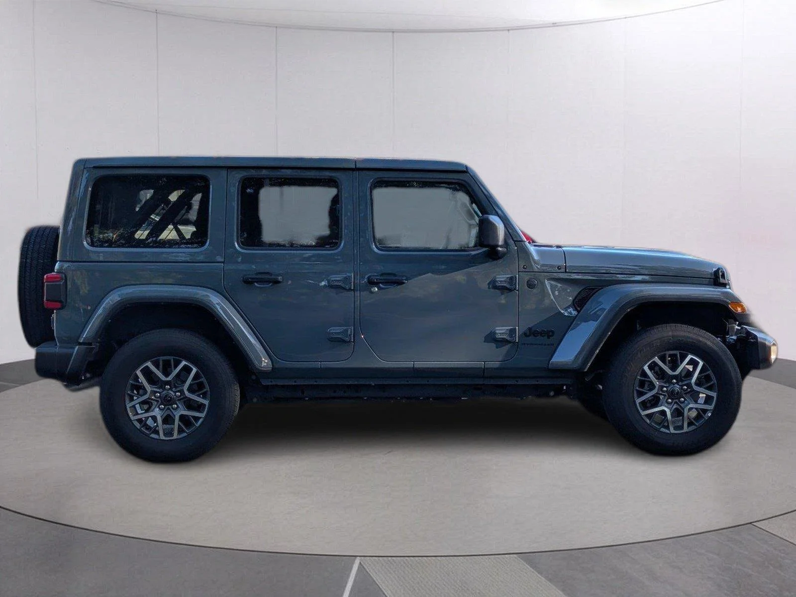 Used 2026 Anvil Clearcoat Jeep Sahara image 8