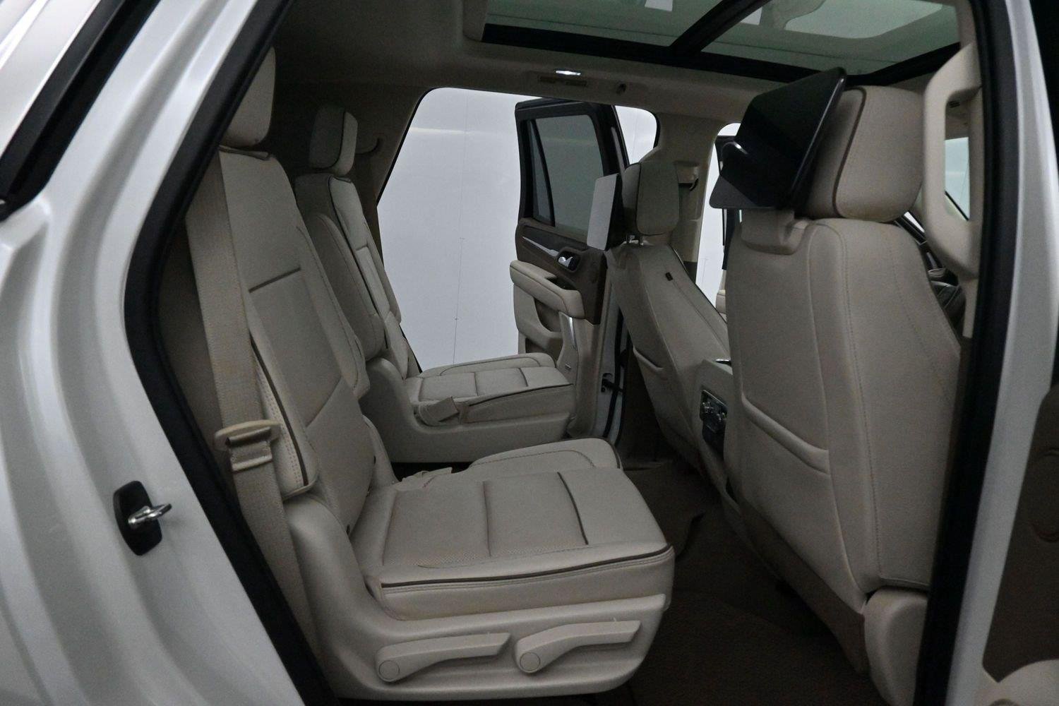 Used 2021 WHITE FROST TRICOAT GMC Denali image 39
