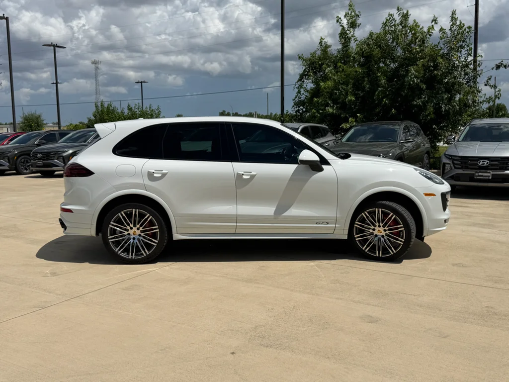 Used 2017  Porsche GTS image 7