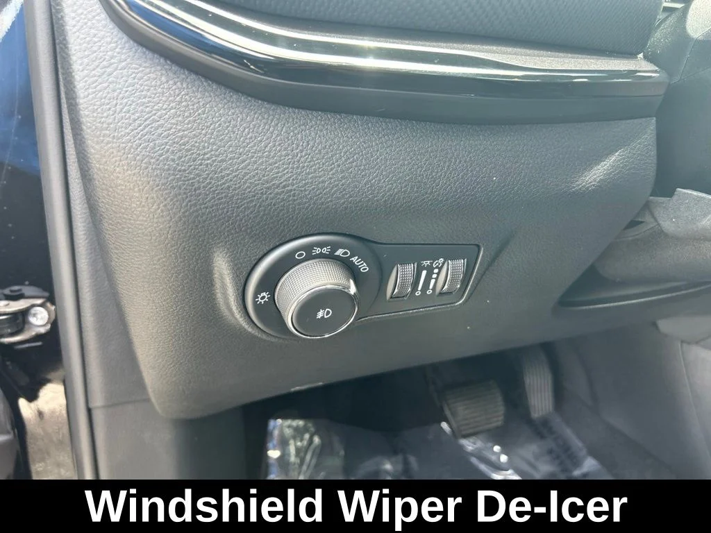 Certified Used 2025 Black Jeep Latitude image 34