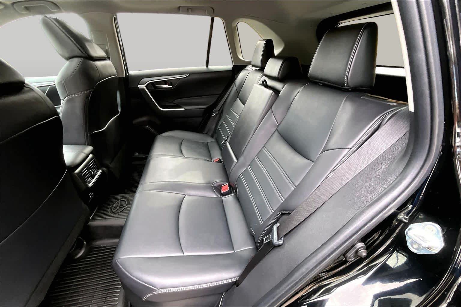 Used 2024 Midnight Black Metallic Toyota Hybrid XLE Premium image 20