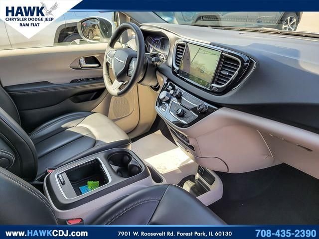 Used 2023 White Chrysler Touring L image 31