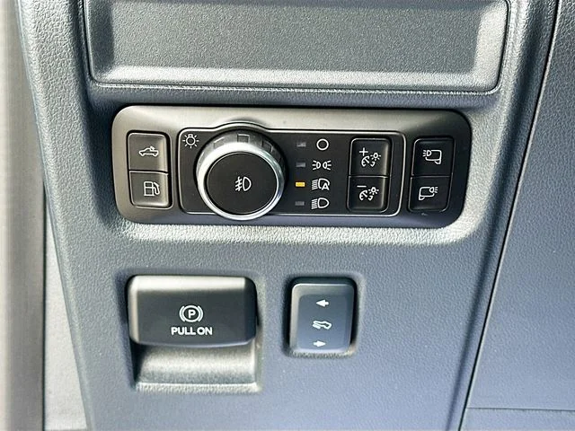 Used 2025 Black Ford Lariat image 10