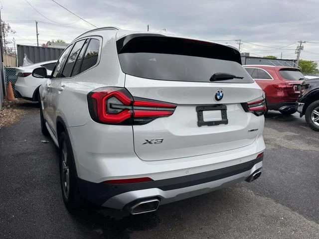 Used 2022 White BMW sDrive30i image 12