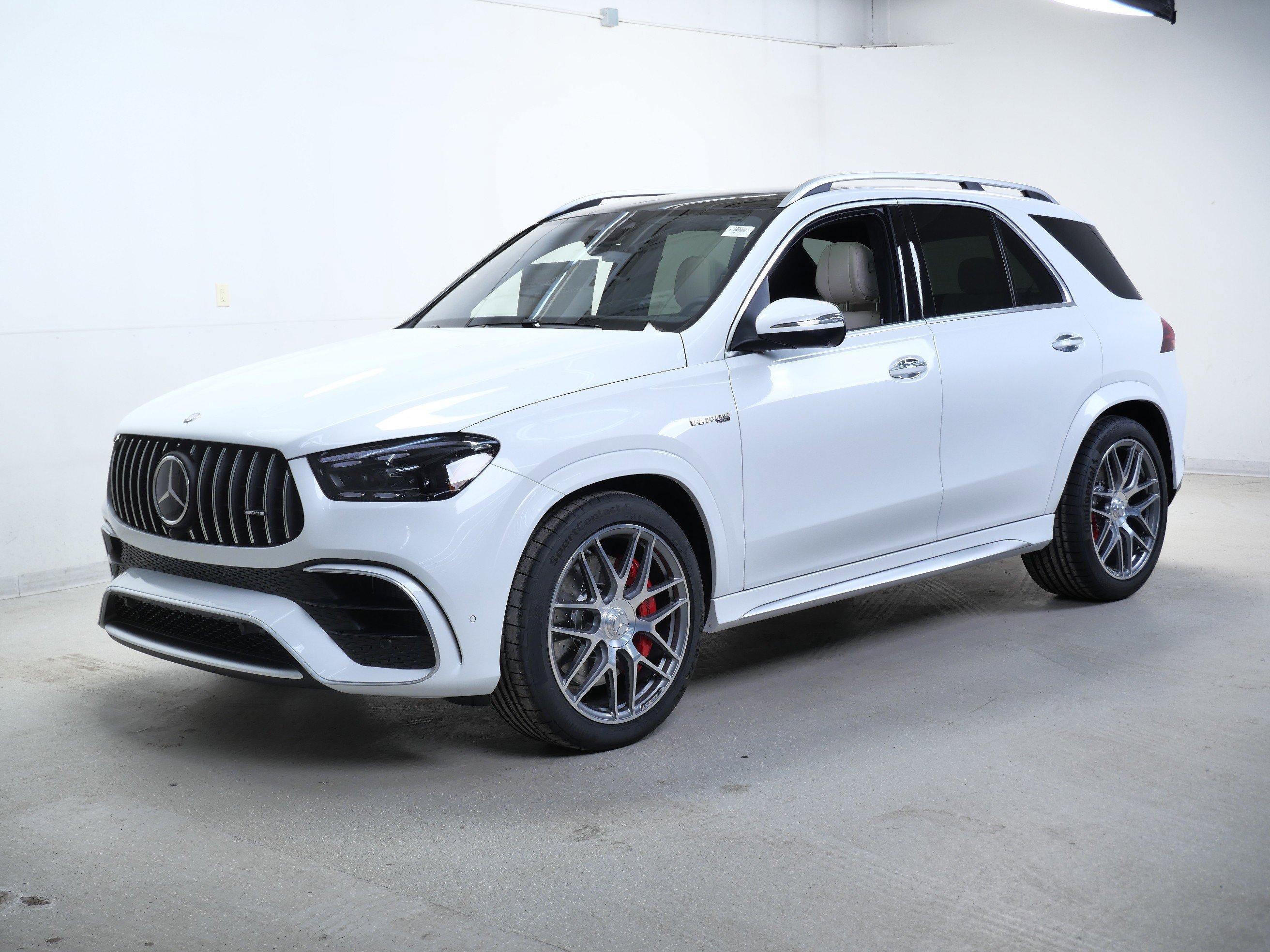 New 2026 MANUFAKTUR Moonlight White Metallic Mercedes-Benz AMG® GLE 63 S 4MATIC+ SUV image 4