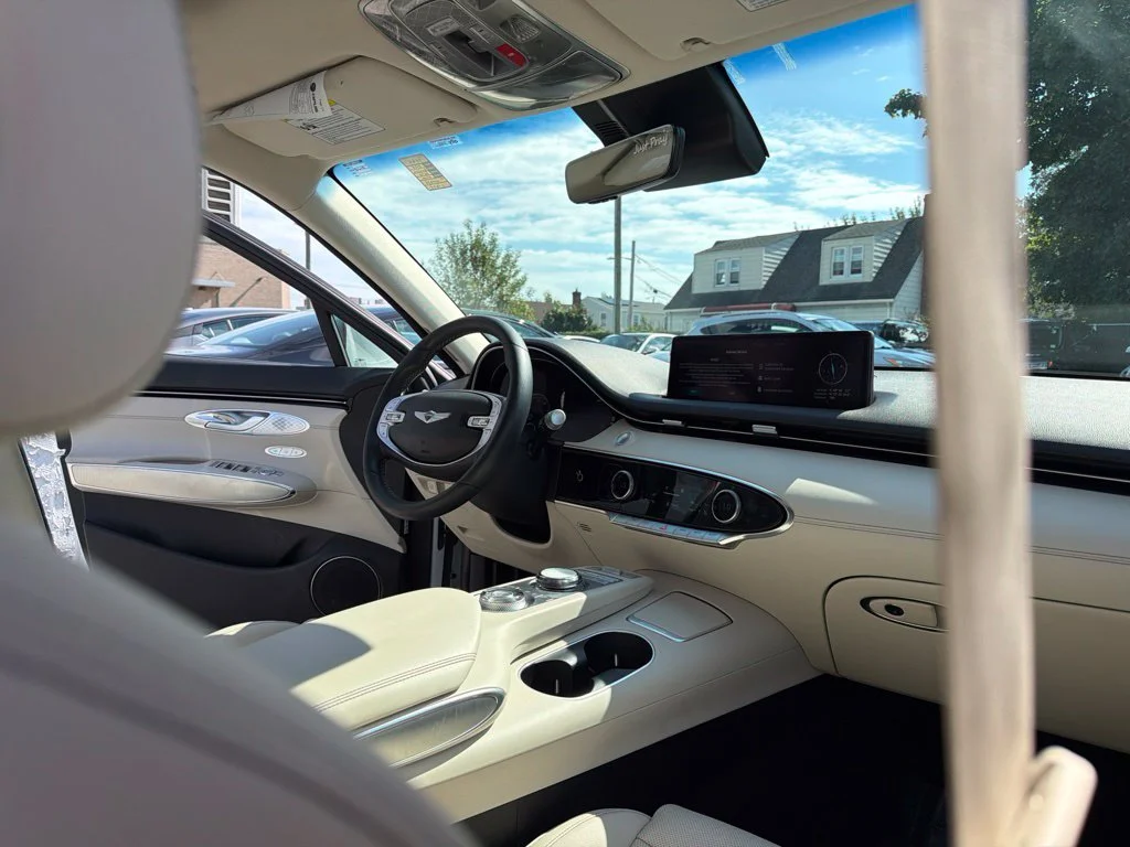 Used 2024 White Genesis 2.5T image 22
