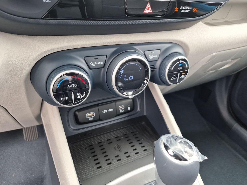 New 2026 White Hyundai SEL w/Two-Tone Roof image 21