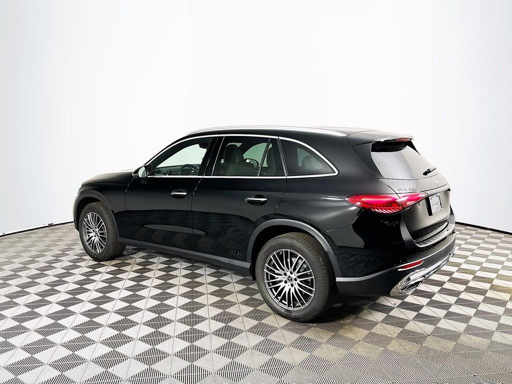 New 2026 Black Mercedes-Benz GLC 300 image 4