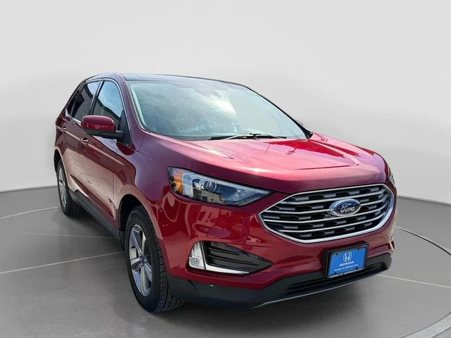 Used 2022 Red Ford SEL image 9