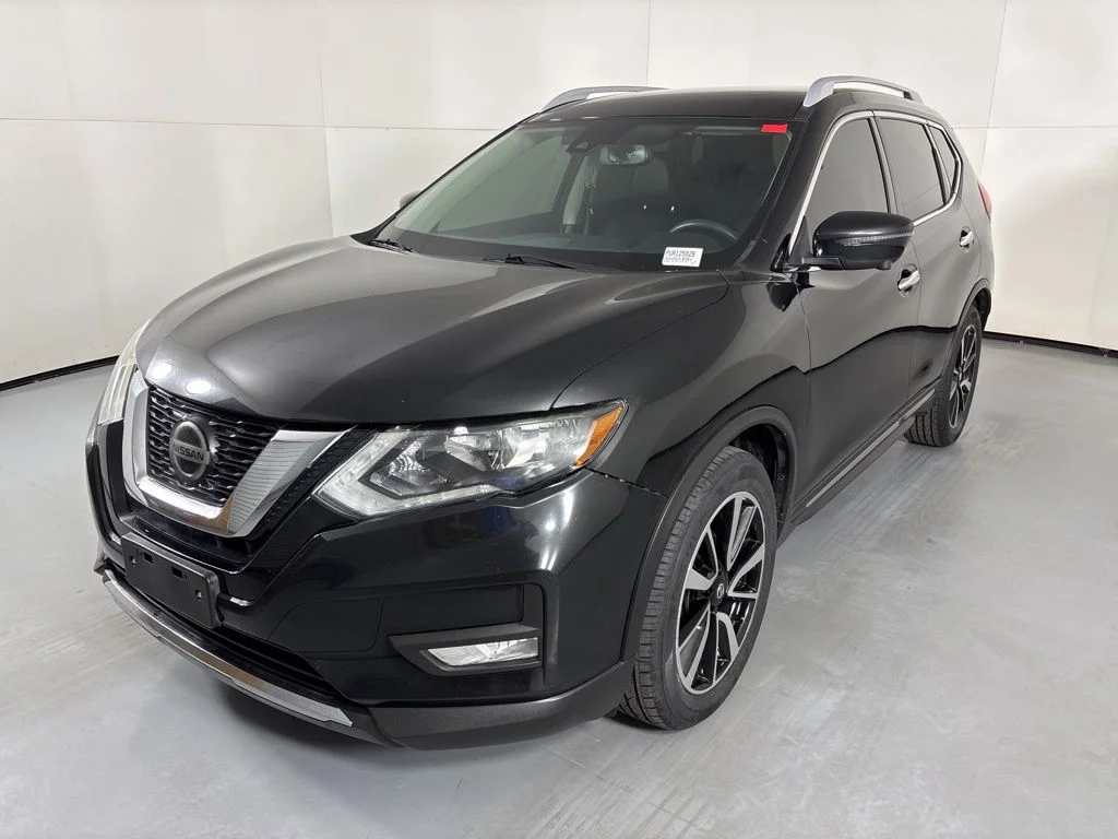 Used 2019 Black Nissan SL image 4