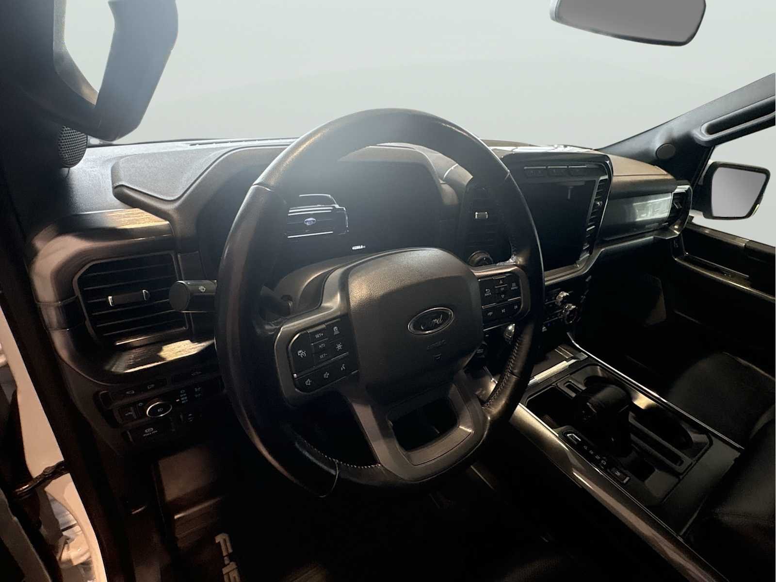 Used 2023 Oxford White Ford LARIAT image 9