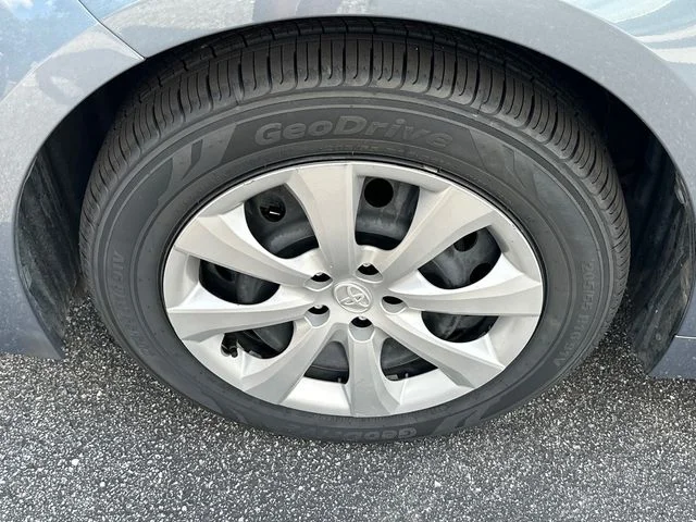 Used 2025  Toyota LE image 9