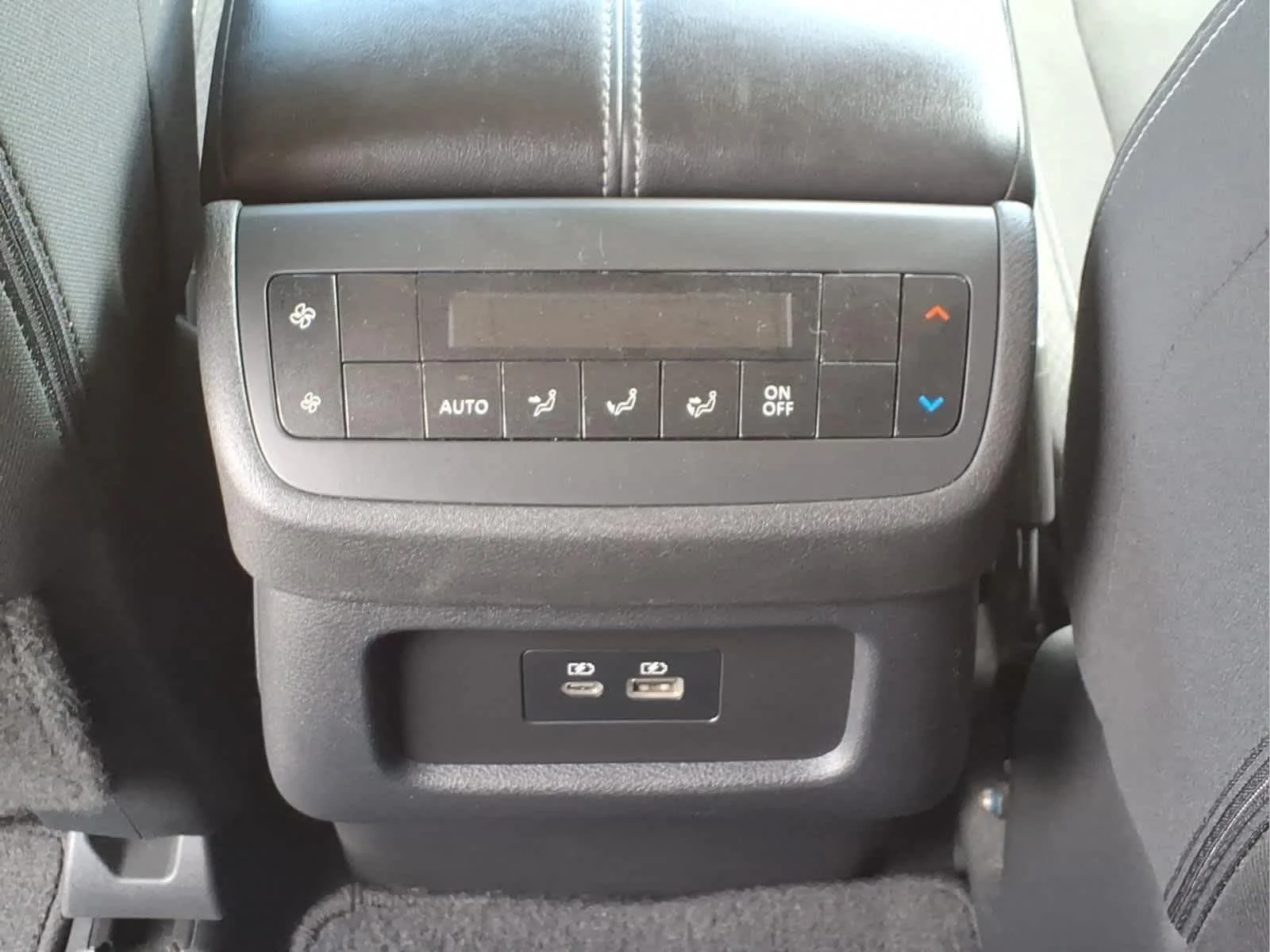 Used 2024 Deep Ocean Blue Pearl Nissan SV image 29