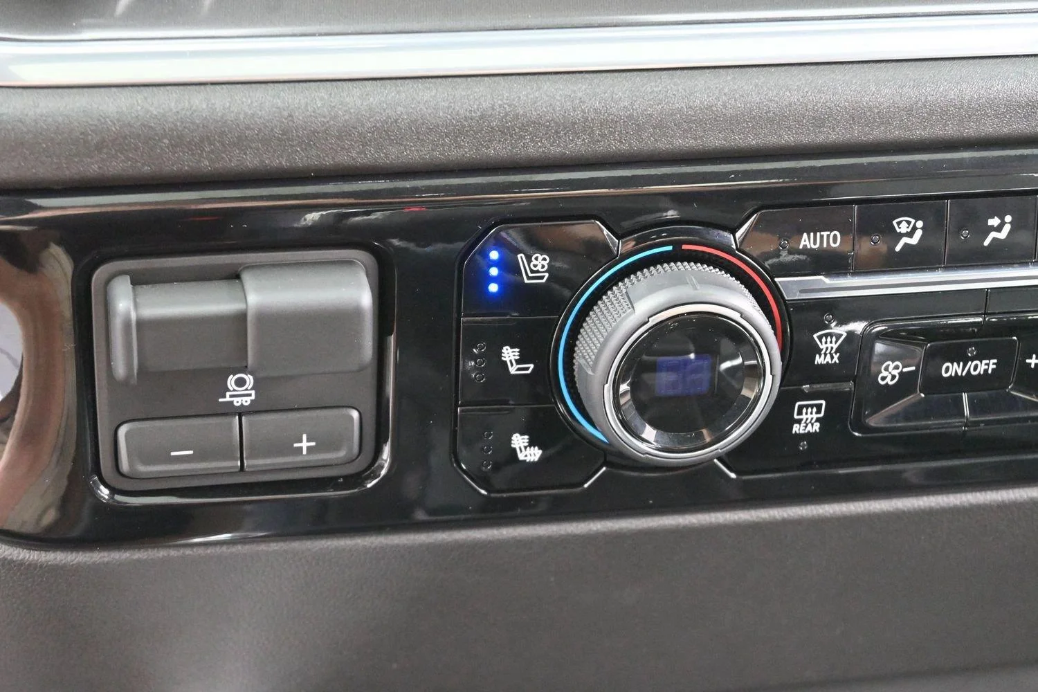 Used 2026 Black Chevrolet High Country image 24