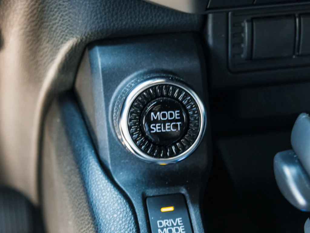 Used 2025  Toyota  image 18