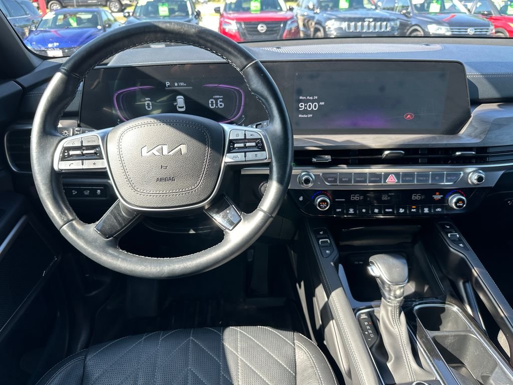 Used 2024 Black Kia EX X-Line image 20