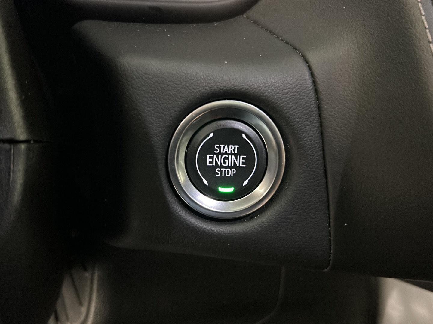 Used 2024 Summit White Chevrolet LT image 29