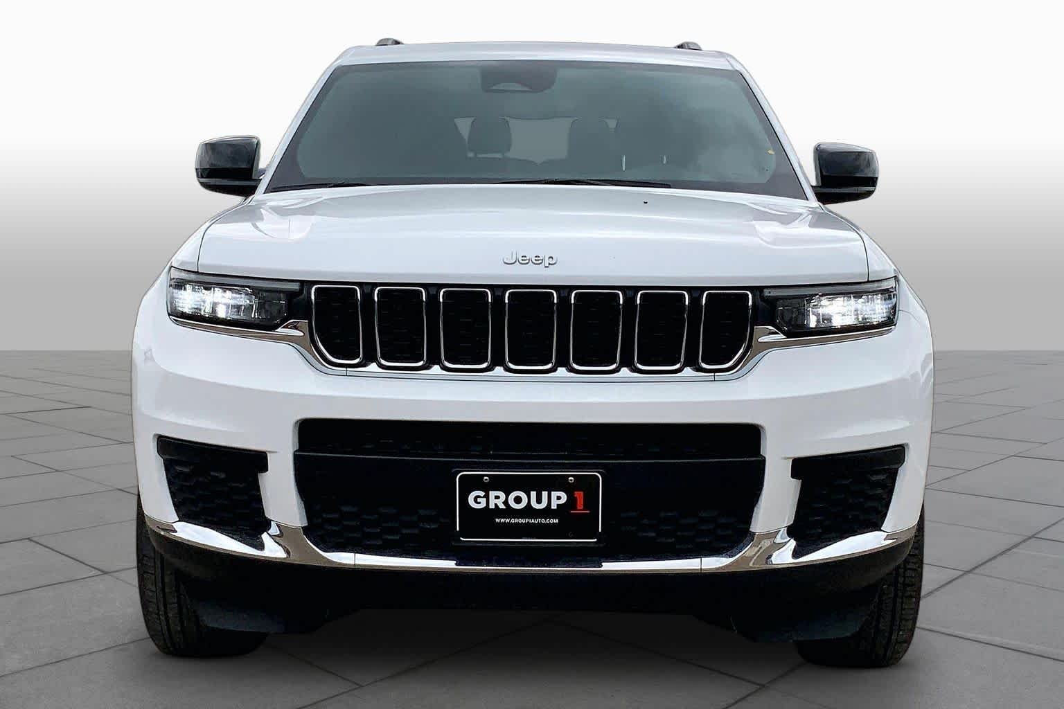 Used 2024 Bright White Clearcoat Jeep Laredo image 4