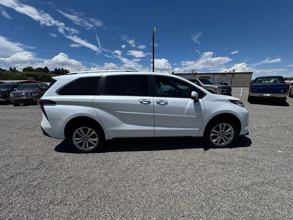 Used 2023 Pearl Toyota Platinum image 5