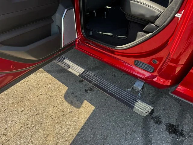 New 2026 Molten Red Pearl-Coat Exterior Paint RAM LARAMIE image 19
