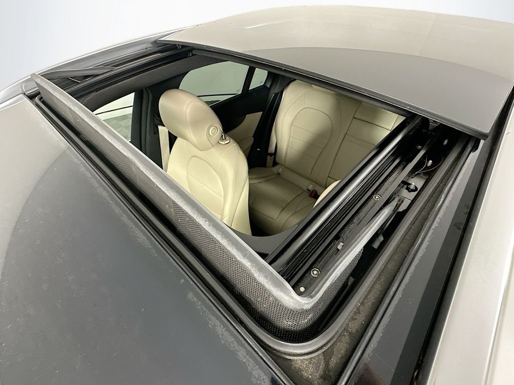 Used 2017 White Mercedes-Benz GLC 300 image 22