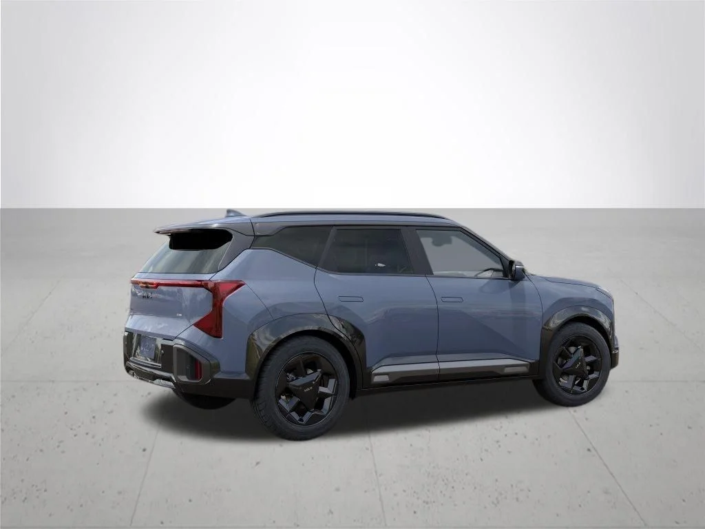New 2027 Pale Gray Kia X-Line S image 6