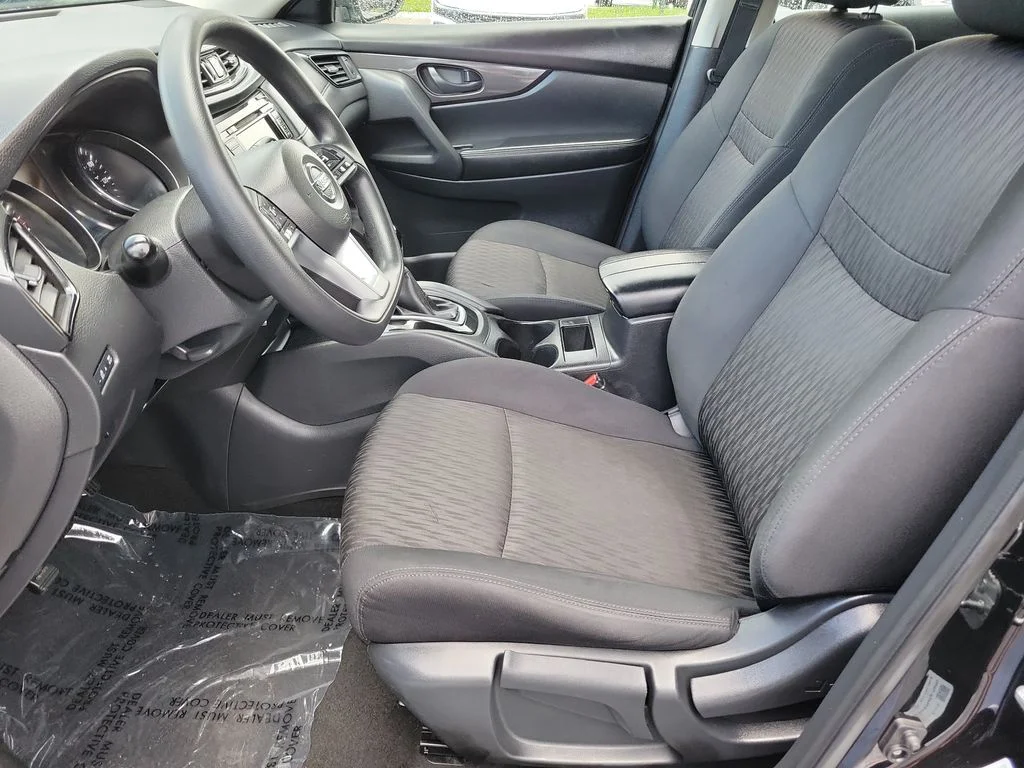 Used 2019 Black Nissan S image 19