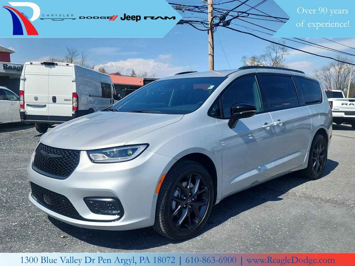 2026 Chrysler Pacifica Select AWD's photo