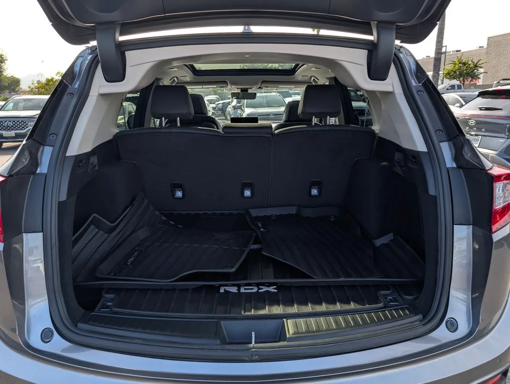 Used 2025  Acura Technology Package image 11
