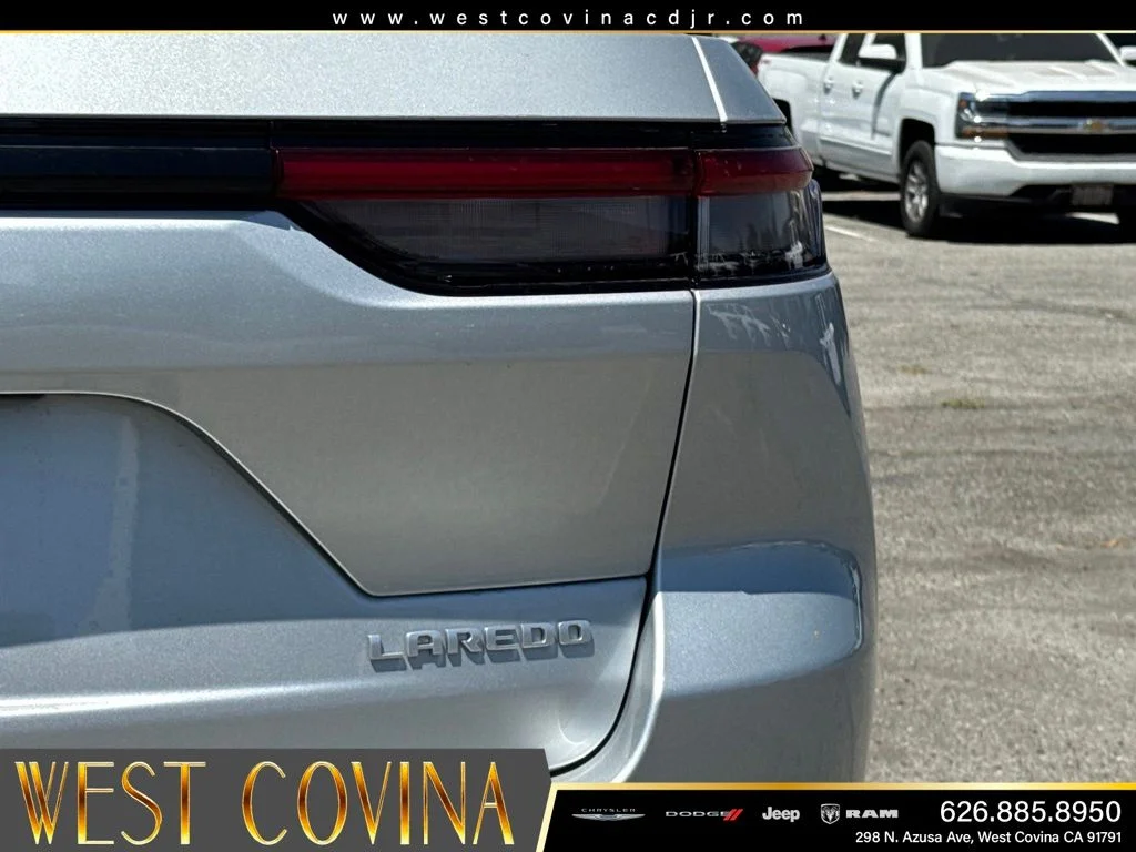 New 2026 Silver Zynith Exterior Paint Jeep  image 15