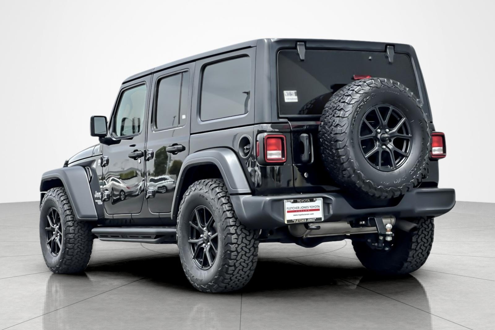 Used 2019 BLACK Jeep Sport image 3