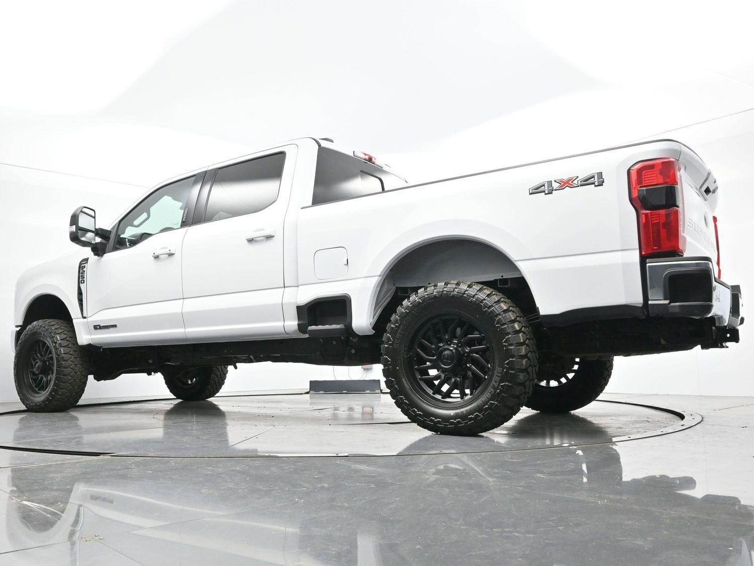 Used 2024 Oxford White Ford LARIAT image 41
