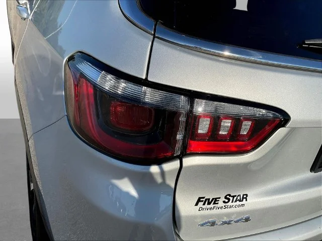 Used 2024 Silver Jeep Limited image 25