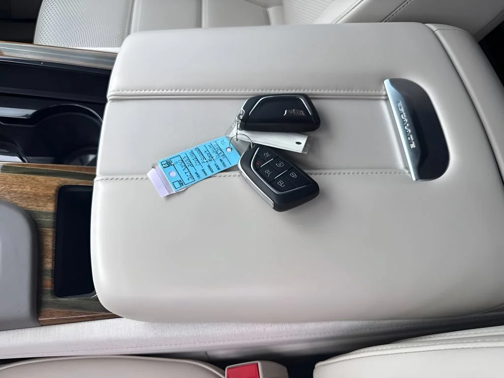 Used 2023 Crystal White Tricoat Cadillac Sport Platinum image 40