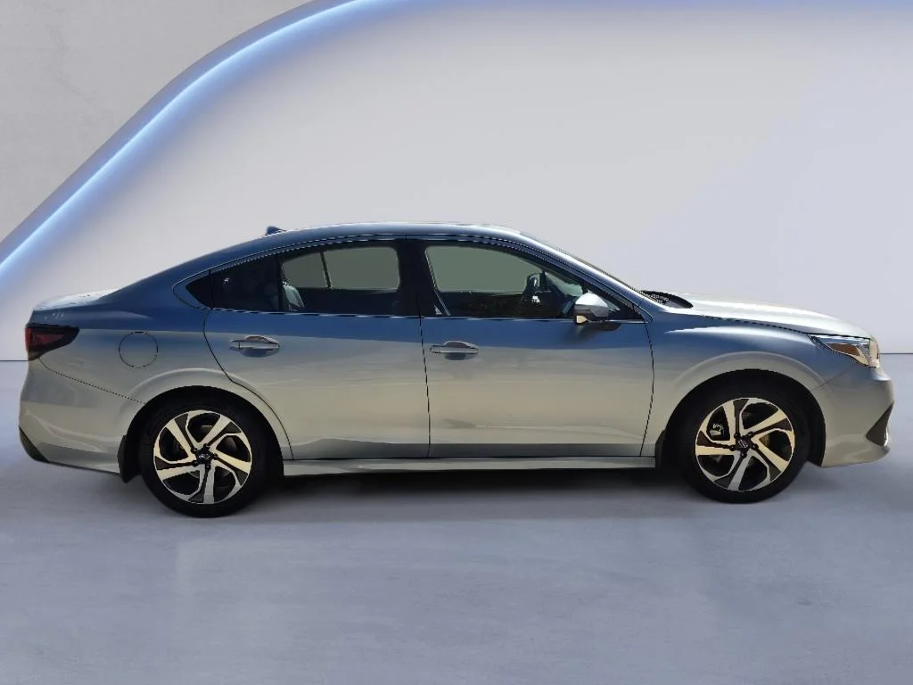 Used 2022 Ice Silver Metallic Subaru Limited image 6