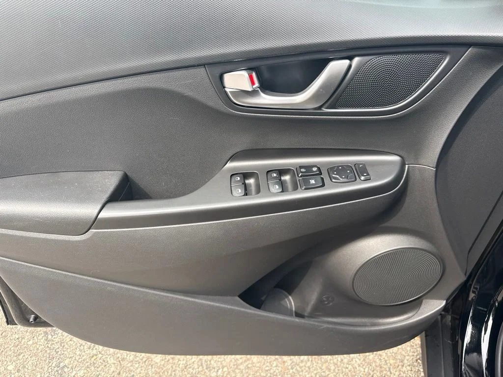 Used 2023 Abyss Black Hyundai SEL image 21