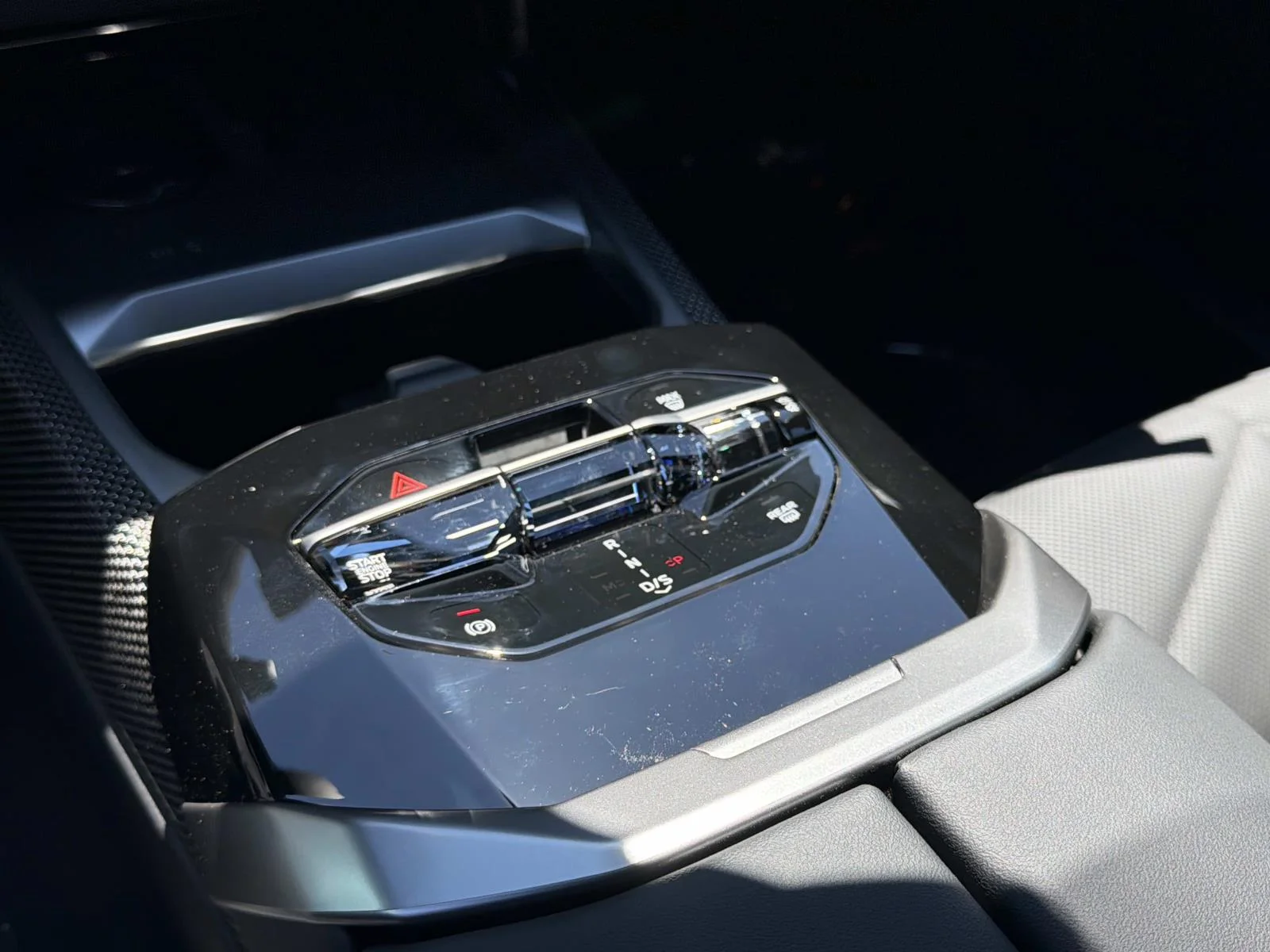 New 2027 Oxide Grey Metallic BMW 740i image 33