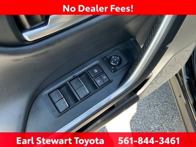Used 2024  Toyota Adventure image 24