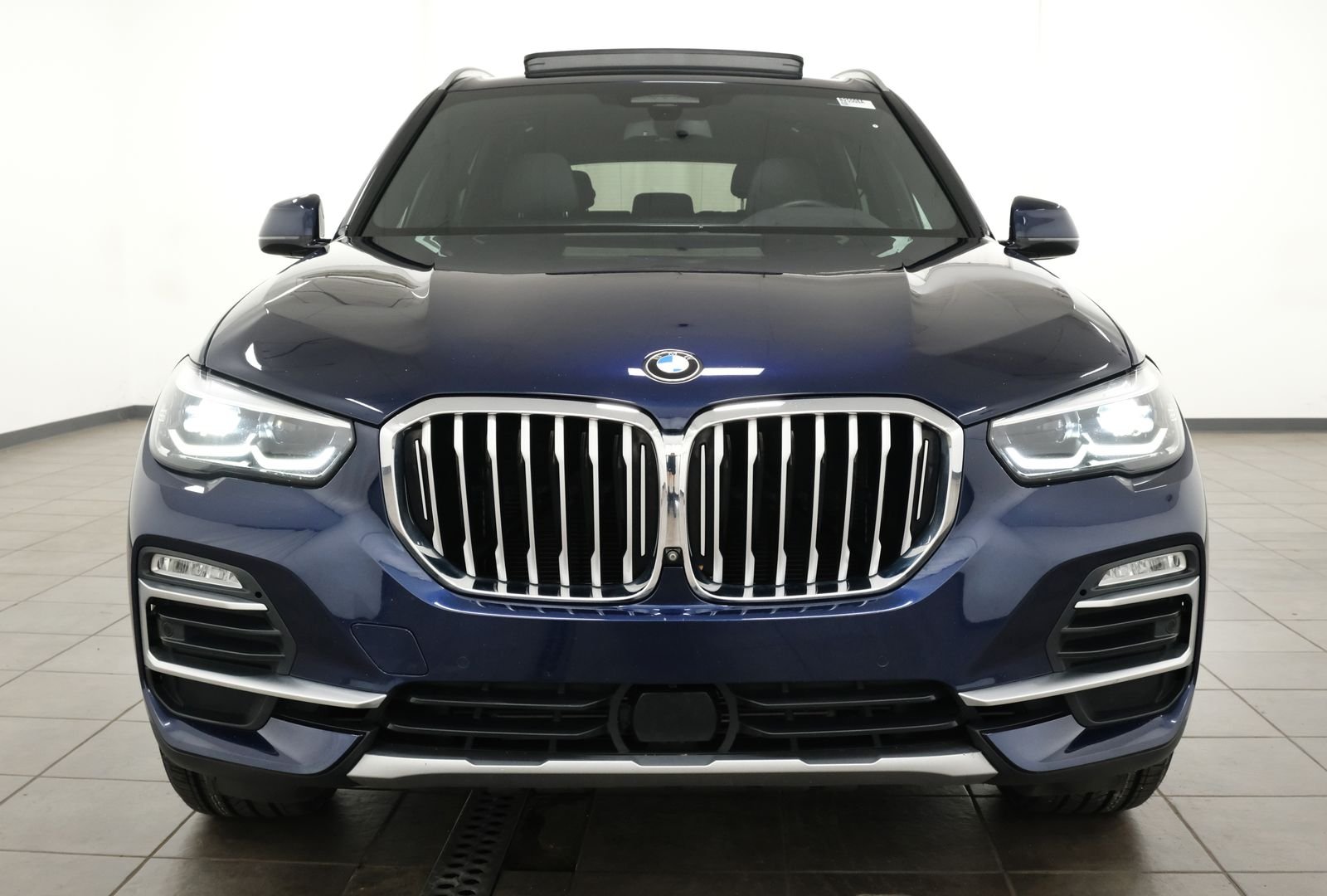 Used 2020 Tanzanite Blue II Metallic BMW xDrive40i image 7